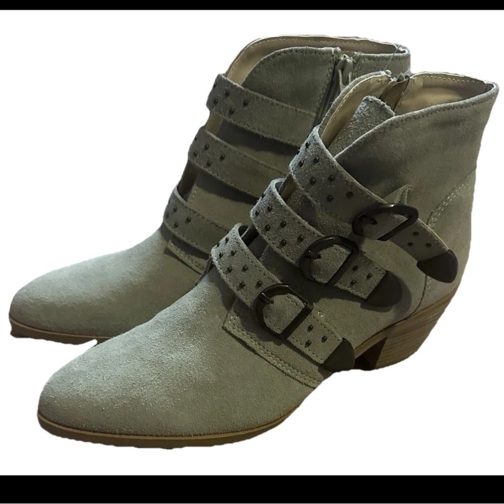 CREVO Women’s 7.5 US Ankle Boots Leather Upper Metal Studs Buckles Booties Spot
